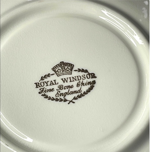 Vintage Royal Winton Gold floral tea cup & saucer bone china England - Picture 6 of 12